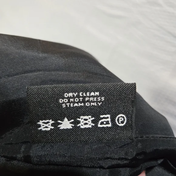 Carlisle Navy and Beige Floral A-Line Skirt With Pockets. - Picture 4 of 14